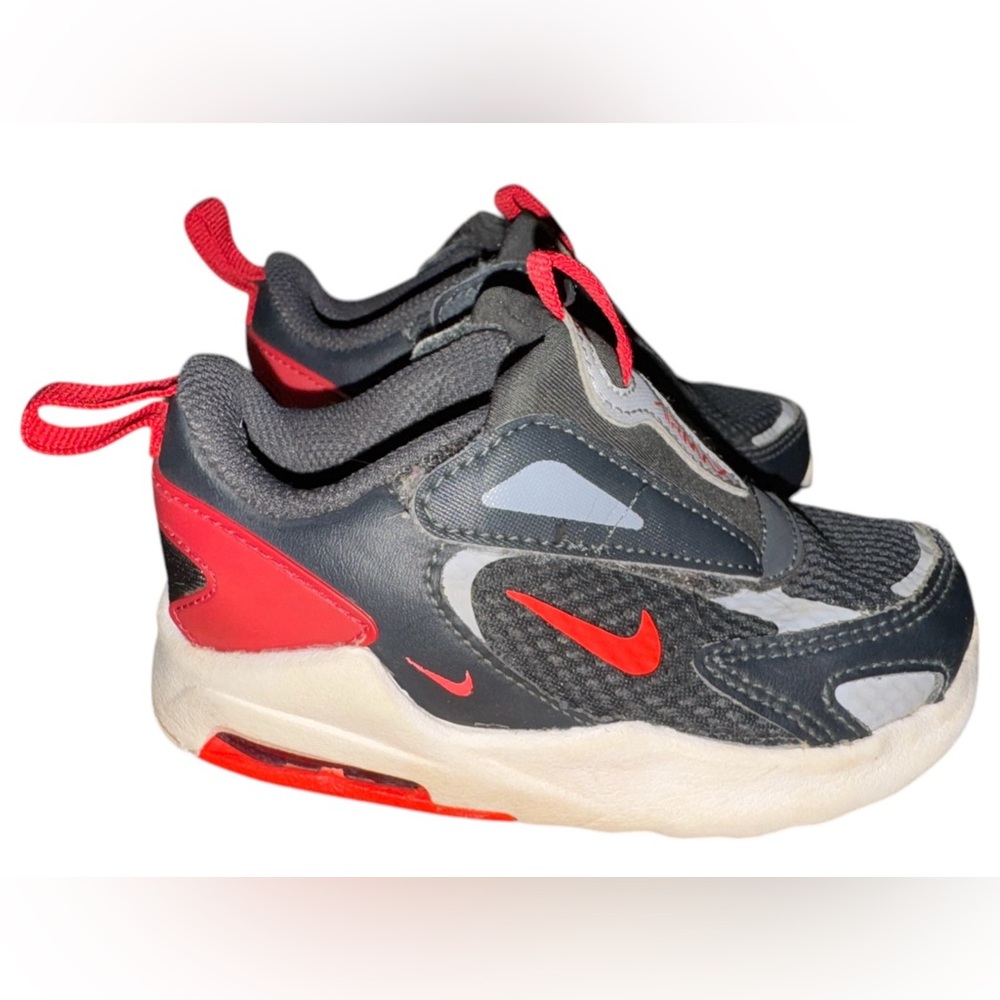 Nike Air Max Bolt Gray and Red Sneakers for Everyday Comfort 7 c